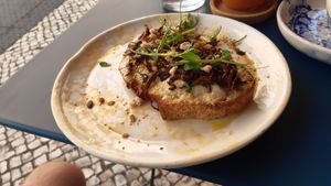 Toast at Pequeno Café e Bistrô - Arroios in Lisbon