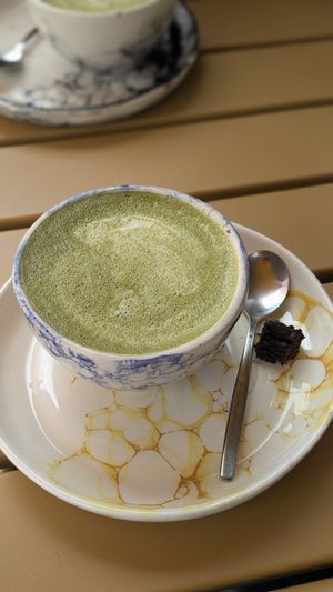 Chai Latte (Oat Milk) 🍵 at Pequeno Café e Bistrô - Arroios in Lisbon