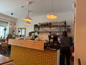 Bar at Pequeno Café e Bistrô - Arroios in Lisbon