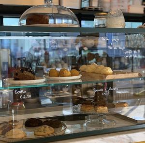 Cakes  at Pequeno Café e Bistrô - Arroios in Lisbon