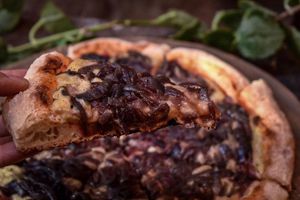 LA M O R A D A
: Cebolla morada al curry caramelizada at Nómada in Buenos Aires