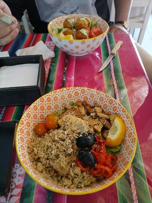 PT: Comida saborosa, bom atendimento, preço alto (igual a todo o resto do Atacama) 

ENG: Good tasting food, good service, high prices (same as everywhere else in Atacama) #Veganu at Estrella Negra in San Pedro De Atacama