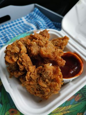 Chick'hun bites (6 pieces) with BBQ dip at Huns in Leicester