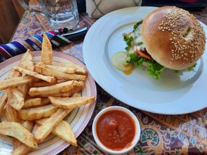 Cheeze burger with garlic fries. Yum!! at Salud Para Vida in San Pedro La Laguna