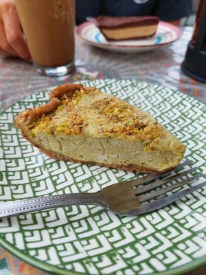 Acocado-lime-pistaco pie at Salud Para Vida in San Pedro La Laguna