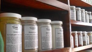 A small glance into our large bulk section. at Salud Para Vida in San Pedro La Laguna