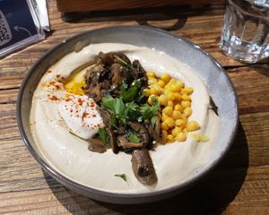The hummus was aMAZing at SoumSoum - Miromesnil in Paris