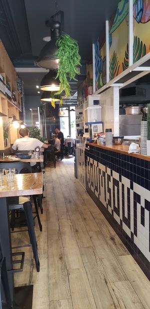 Interior viewed from doorway at SoumSoum - Miromesnil in Paris