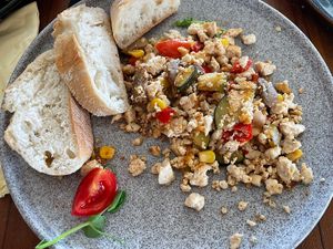 Scrambled Tofu zum Frühstück   at Cafinho in Piran