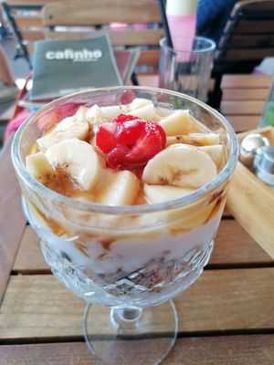 'vegan fit': coconut yoghurt, muesli, fruit, maple syrup. Big portion!! at Cafinho in Piran