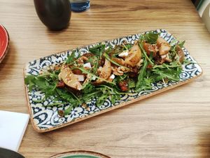 Ensalada de pera at Street & Soul in Toledo