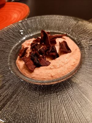 Entree beetroot hummus at Street & Soul in Toledo