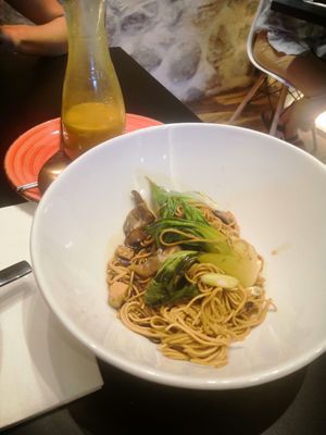 Ramen (la salsa al fondo) at Street & Soul in Toledo