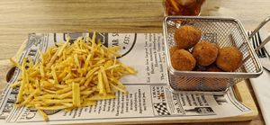 Croquetas de carne vegetal at Street & Soul in Toledo