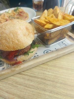 Hamburguesa riquisima at Street & Soul in Toledo