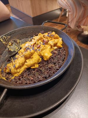 Arroz negro con satay de carne vegetal at Street & Soul in Toledo