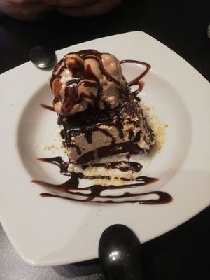 Tarta de ferrero at Street & Soul in Toledo