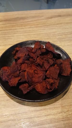 Sfoglie essiccate di barbabietola at Street & Soul in Toledo