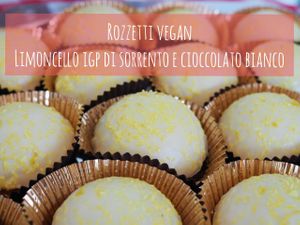 Dolcetti morbidi con farina di mandorla, limoncello igp di sorrento e copertura di cioccolato bianco! Solo su ordinazione at Antichi Sapori in Sgurgola