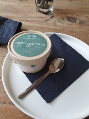 montgomery's ijs at Café Bosch in Arnhem