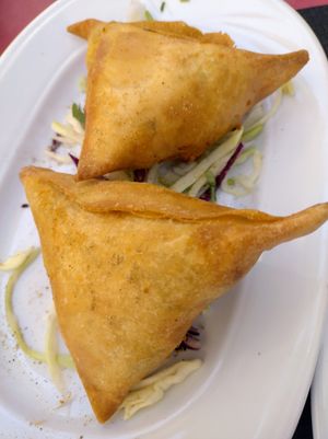 Vegetable samosas at Dawat in Tavira