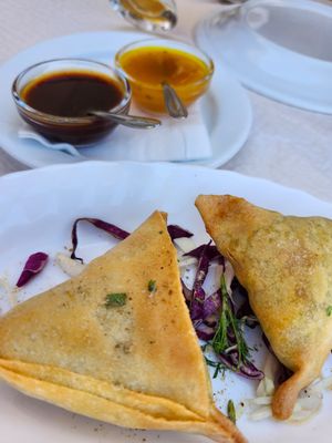 Vegetable samosas at Dawat in Tavira