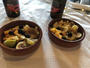 De bijlage voor de amandel soep at The World Family in Finisterre