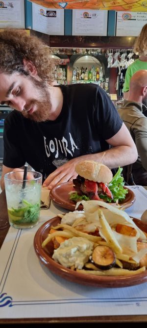 We had a vegan burger and a selection of chips (yucca, banana, sweet potato, potato) with a three vegan sauces. Everything tasted amazing and the atmosphere was very nice and relax at The World Family in Finisterre