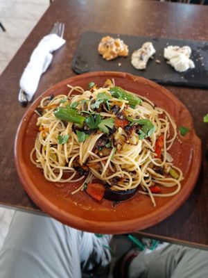 Gemüsenudeln at The World Family in Finisterre