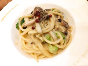 Mushroom cream pasta at KOMEDA is in Tokyo