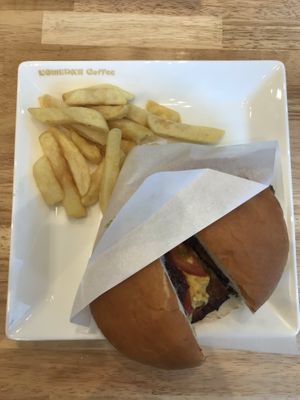 Miso cheese hamburger ¥1,280 comes with crispy chips ! at KOMEDA is in Tokyo