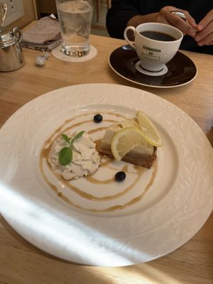 Lemon tart at KOMEDA is in Tokyo