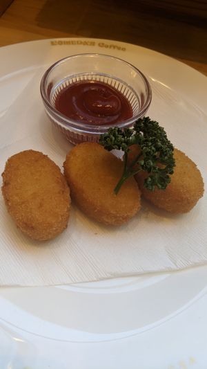 クリームコロッケ at KOMEDA is in Tokyo