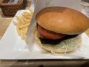 Wasabi tartar burger and fries  at KOMEDA is in Tokyo