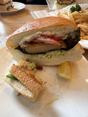 13Jan2023 Wasabi burger at KOMEDA is in Tokyo