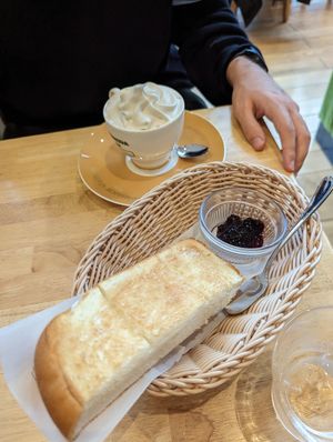 Cocoa and toast at KOMEDA is in Tokyo