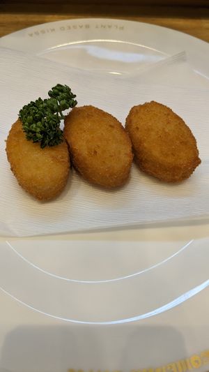  at KOMEDA is in Tokyo