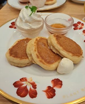 Heavenly pancakes 🥞 at KOMEDA is in Tokyo