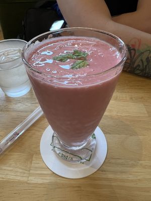 Strawberry and Amazake Smoothie - 8/10  at KOMEDA is in Tokyo