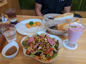 This salad was amazing! at KOMEDA is in Tokyo