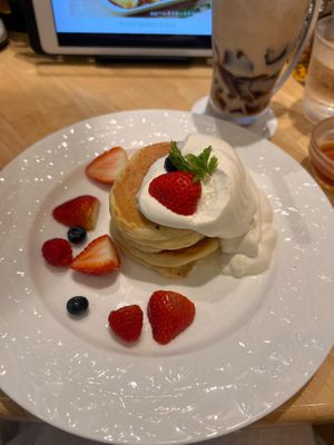 Bouncy Pancakes - Fruits at KOMEDA is in Tokyo