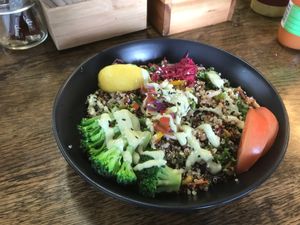 Hawaiian bowl at Wise Cicada Wholefood Cafe in Auckland