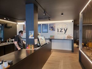 Counter at IzyCoffee in Izegem