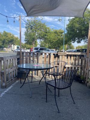 Major points for outdoor seating parklet   at Indigo Burger in Newark