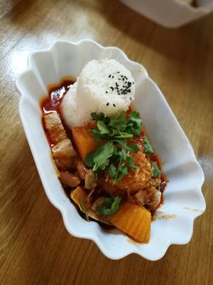 Gaeng Massaman with tofu at Pumpui in Vienna