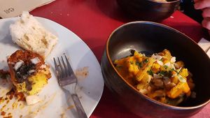 Alcachofas con romescu i maiz at Cervecería la Industria in Langreo