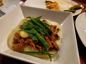 Guiso de setas de temporada, patata y fréjoles at Cervecería la Industria in Langreo