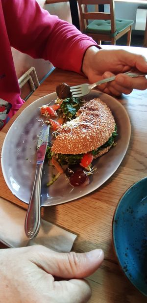 Simon wird vertilgt at Erdfreund Kaffee in Butzbach