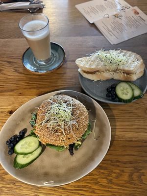 Bagel und Baguette. Extrem lecker ✌🏻  at Erdfreund Kaffee in Butzbach