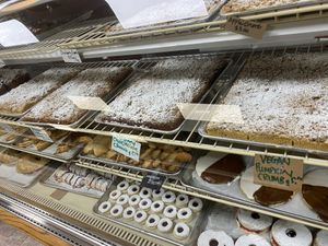 multiple flavors of crumb cake at D&D Bake Shoppe in Copiague